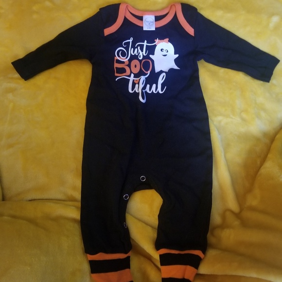 Thanksgiving, Halloween, and Christmas boutique nb - Picture 3 of 3